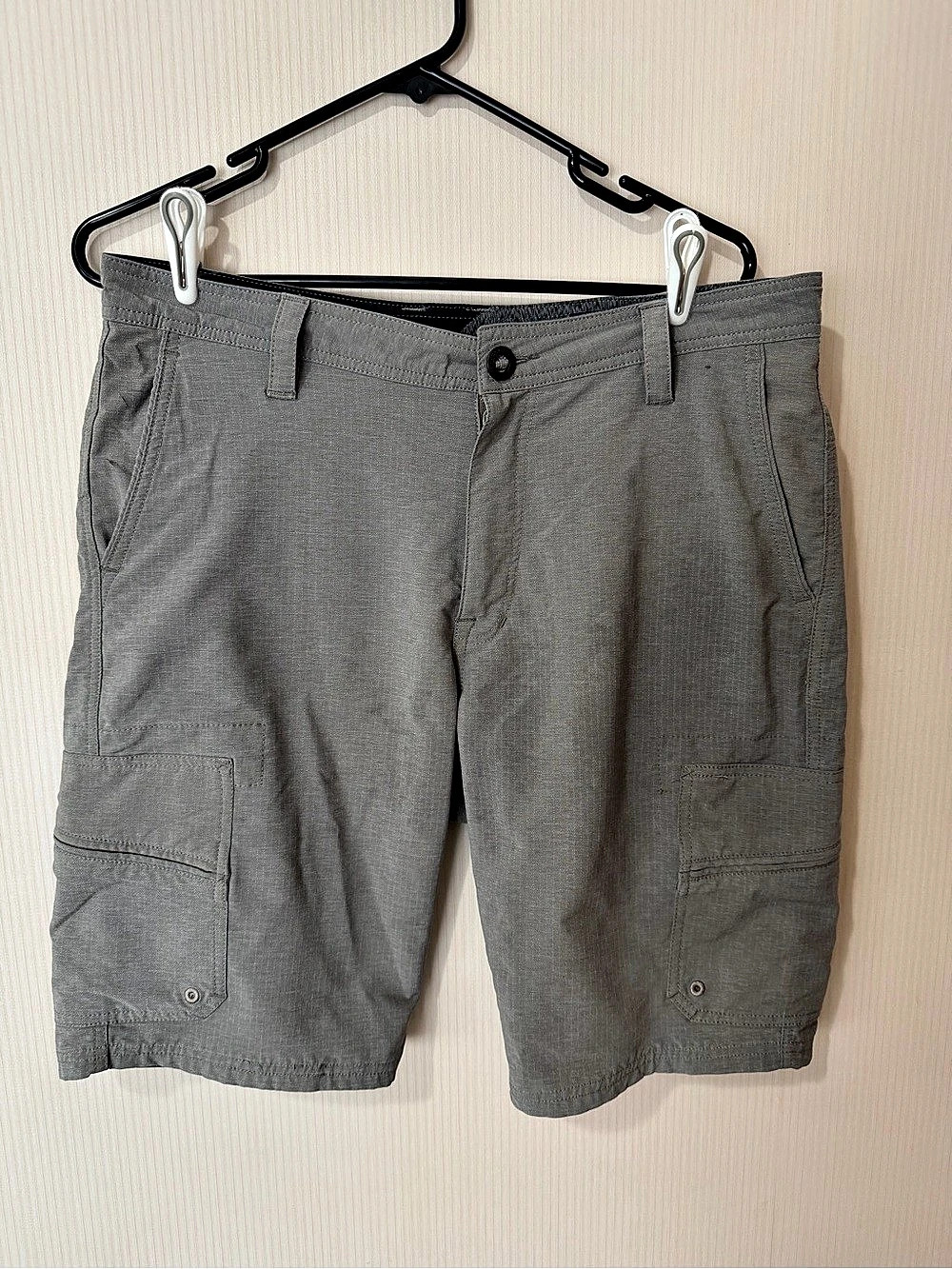 Volcom Cargo Shorts in Gray Like New